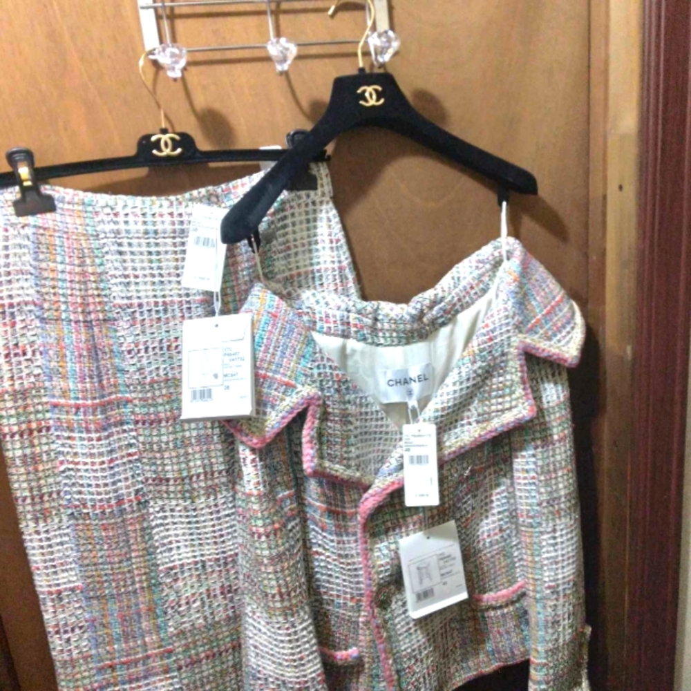 Chanel fantasy Tweed suit multi color size 40 Blazer 38 Skirt